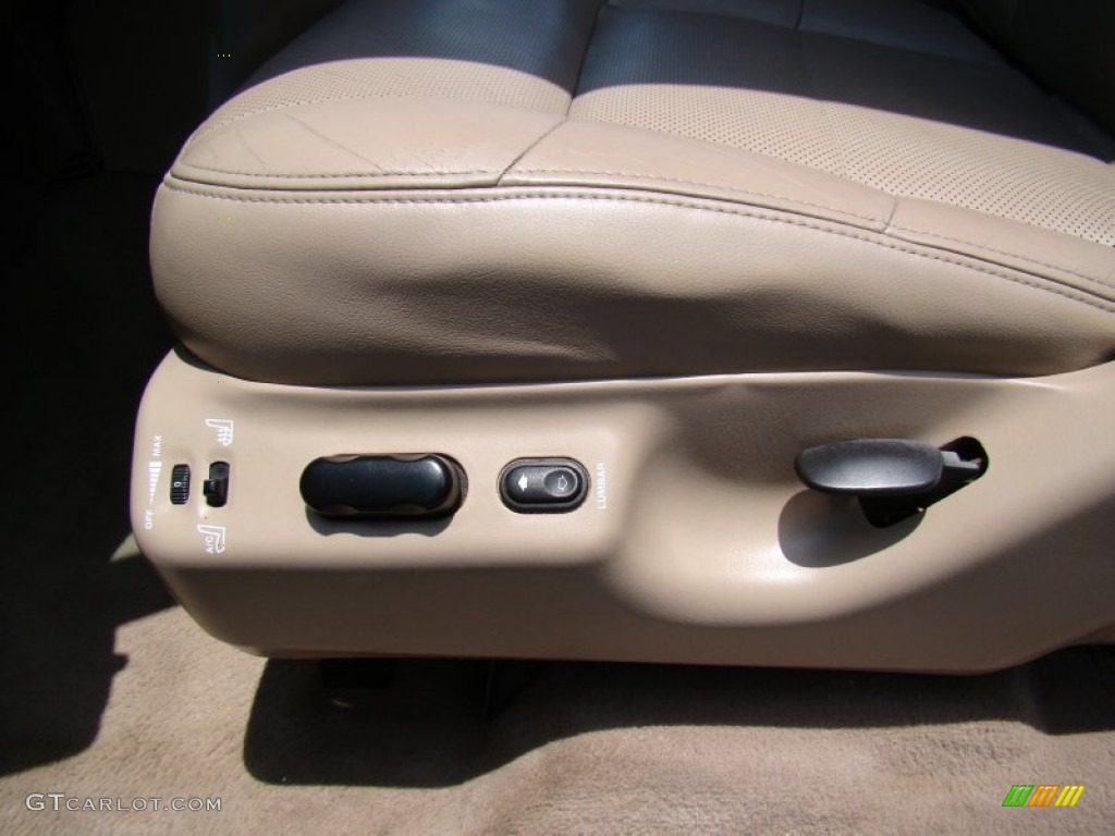 2001 Navigator 4x4 - Black Clearcoat / Medium Parchment photo #10