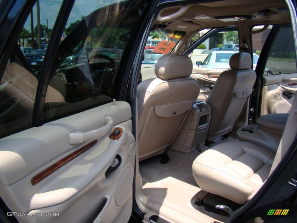 2001 Navigator 4x4 - Black Clearcoat / Medium Parchment photo #11