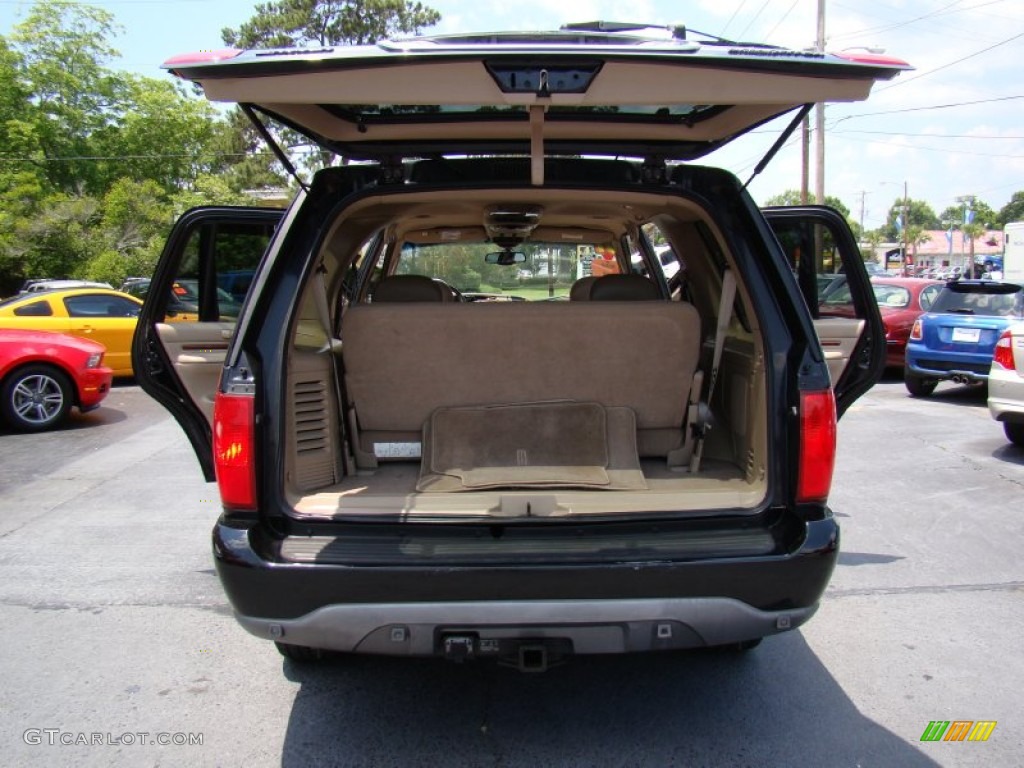 2001 Navigator 4x4 - Black Clearcoat / Medium Parchment photo #12