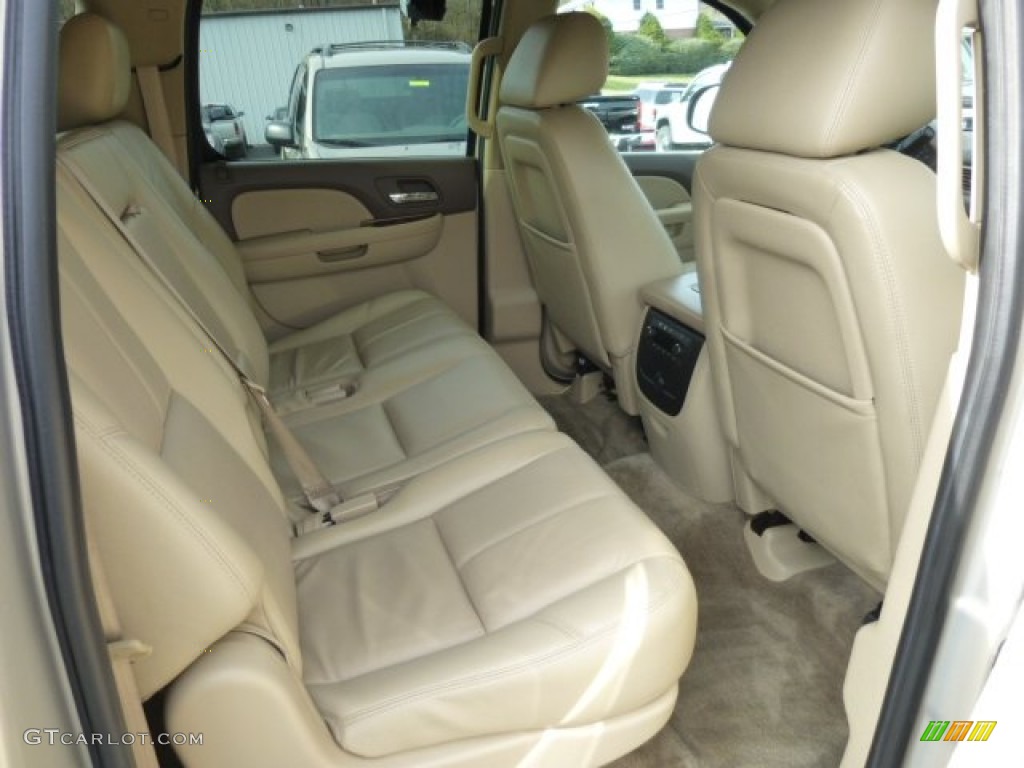 2011 Chevrolet Suburban LT 4x4 Rear Seat Photo #76532864