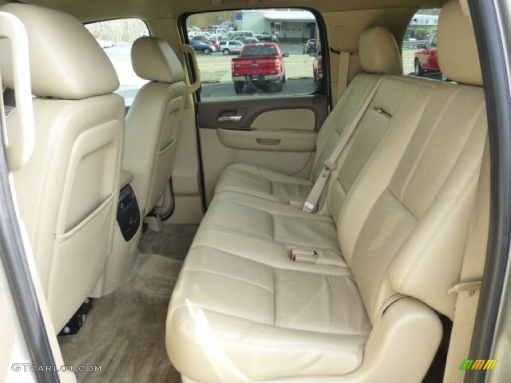 2011 Suburban LT 4x4 - Gold Mist Metallic / Light Cashmere/Dark Cashmere photo #13