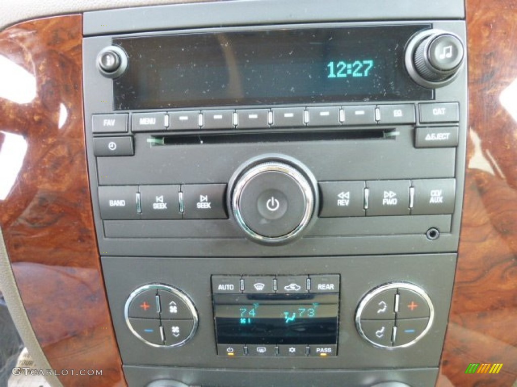 2011 Chevrolet Suburban LT 4x4 Controls Photo #76533011