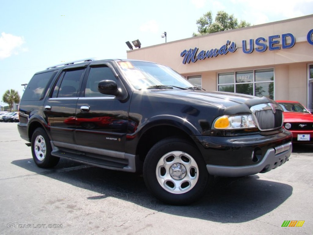 2001 Navigator 4x4 - Black Clearcoat / Medium Parchment photo #32