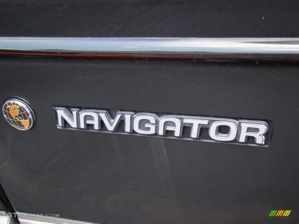 2001 Navigator 4x4 - Black Clearcoat / Medium Parchment photo #38