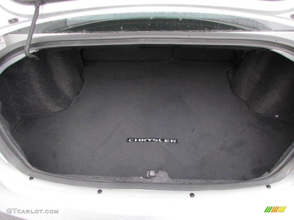 2012 Chrysler 200 Touring Sedan Trunk Photo #76533638