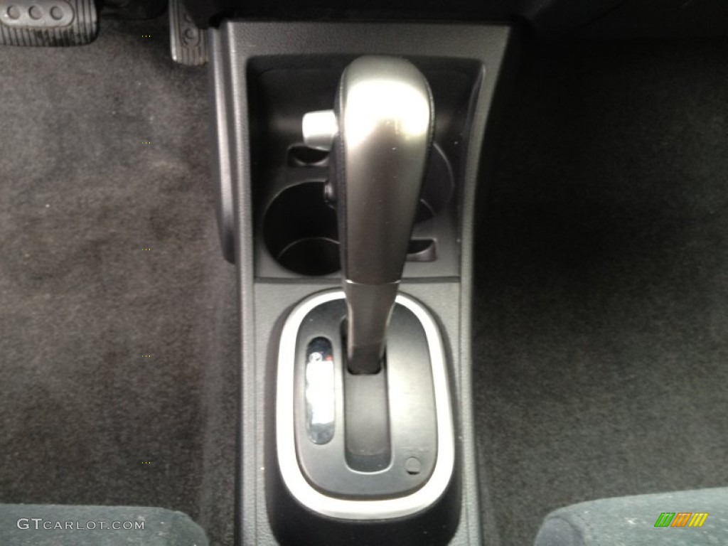 2011 Versa 1.8 S Hatchback - Arctic Blue Metallic / Charcoal photo #12