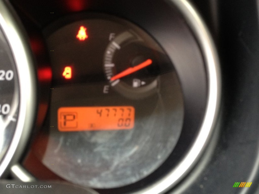 2011 Versa 1.8 S Hatchback - Arctic Blue Metallic / Charcoal photo #14