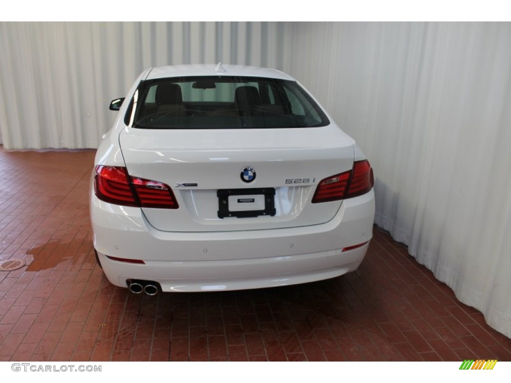 2013 5 Series 528i xDrive Sedan - Alpine White / Cinnamon Brown photo #5