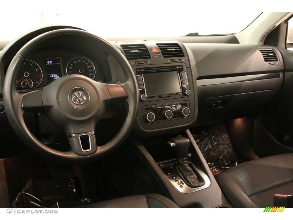 2010 Volkswagen Jetta SE Sedan Titan Black Dashboard Photo #76536500