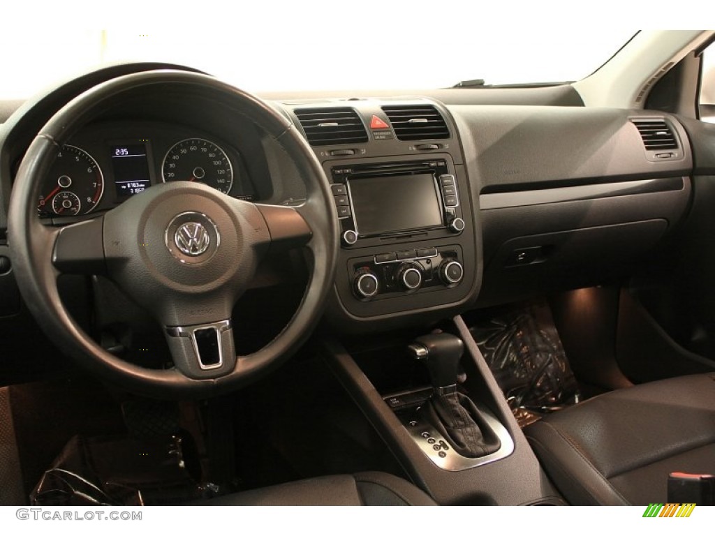 2010 Jetta SE Sedan - Candy White / Titan Black photo #9