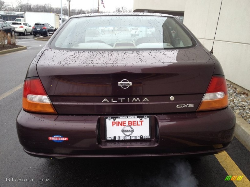 1998 Altima GXE - Black Cherry Pearl Metallic / Tan photo #6