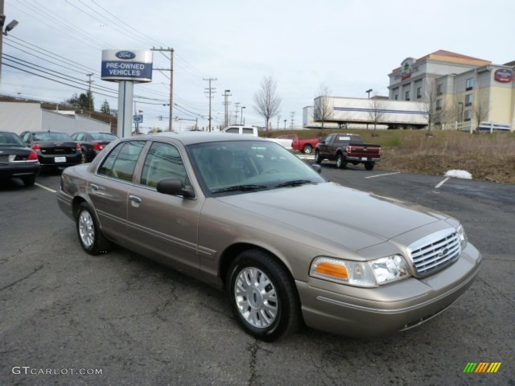 2004 Crown Victoria LX - Arizona Beige Metallic / Medium Parchment photo #1