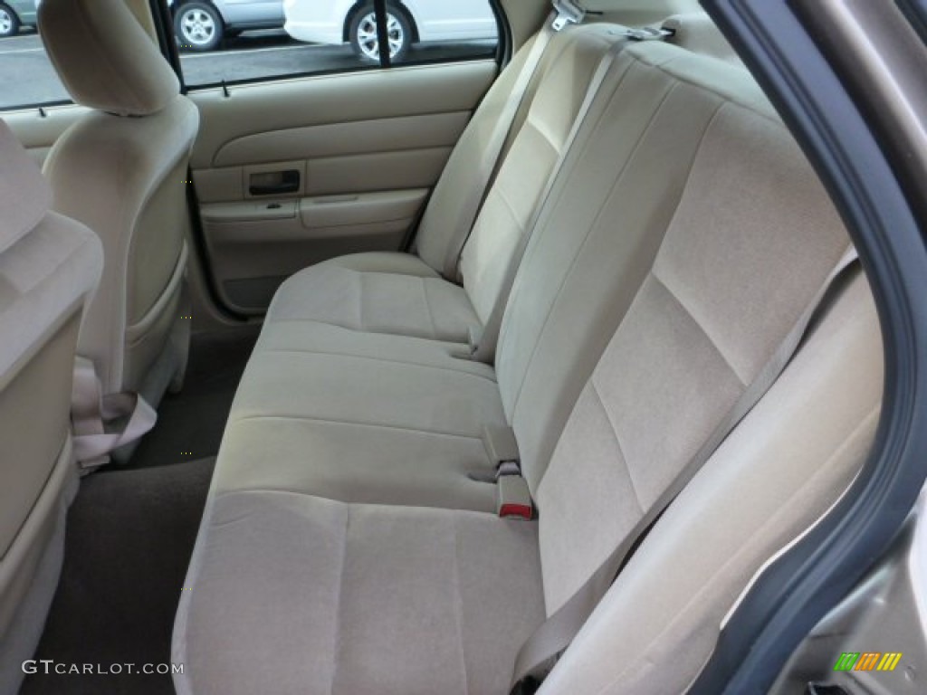 Medium Parchment Interior 2004 Ford Crown Victoria LX Photo #76537278