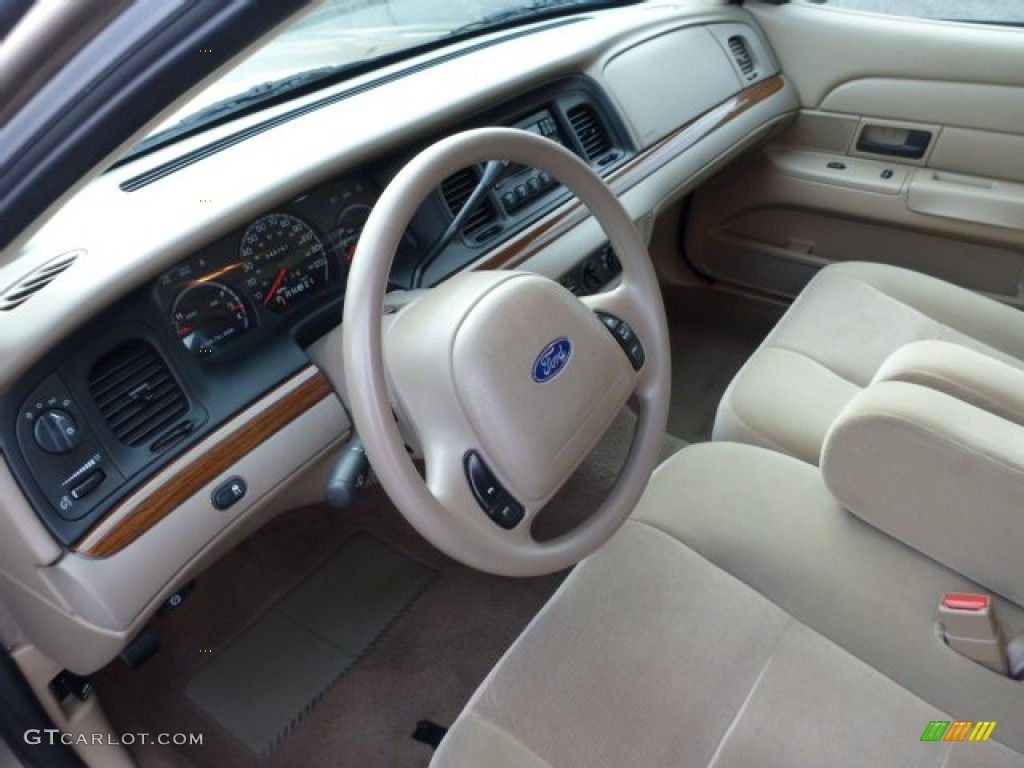 Medium Parchment Interior 2004 Ford Crown Victoria LX Photo #76537334