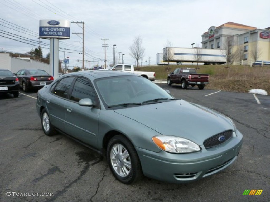 Spruce Green Metallic Ford Taurus