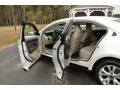 White Suede Metallic - Taurus SEL Photo No. 11