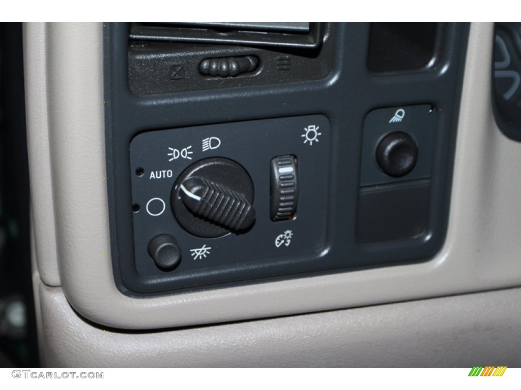 2003 Chevrolet Silverado 1500 LS Extended Cab Controls Photo #76538214