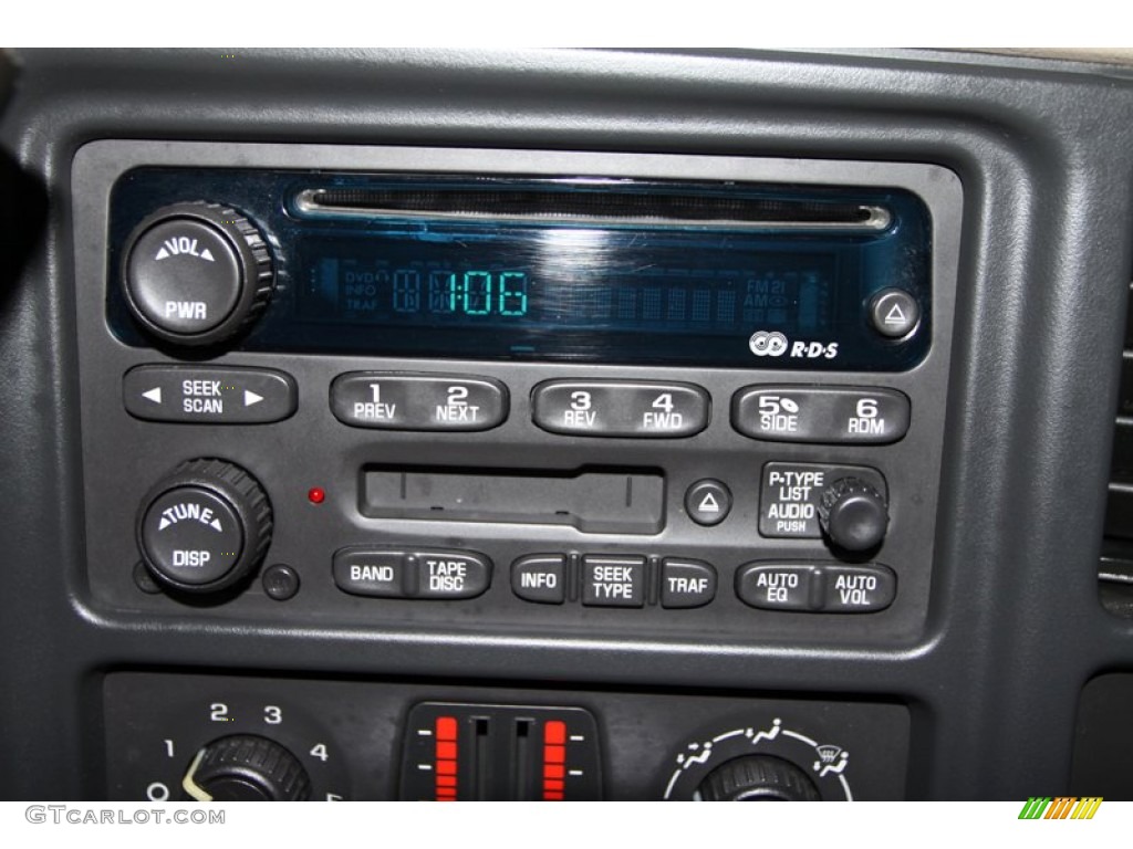 2003 Chevrolet Silverado 1500 LS Extended Cab Audio System Photo #76538237