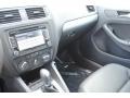 Black Uni - Jetta SE Sedan Photo No. 14
