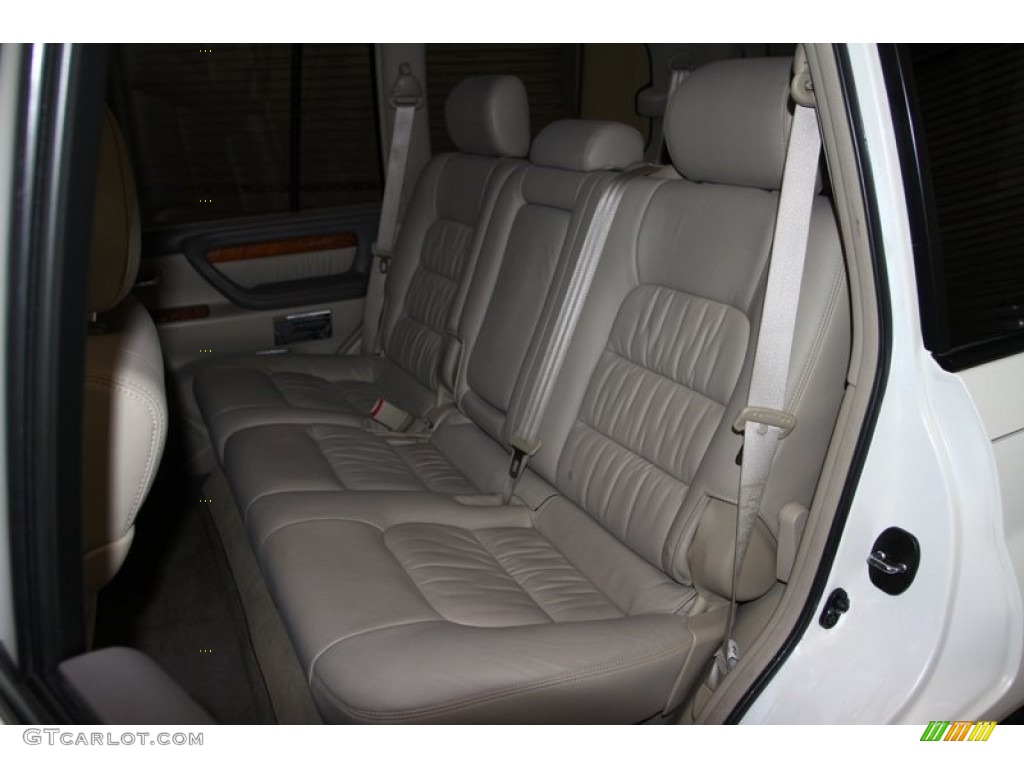 2006 LX 470 - Crystal White / Ivory photo #19