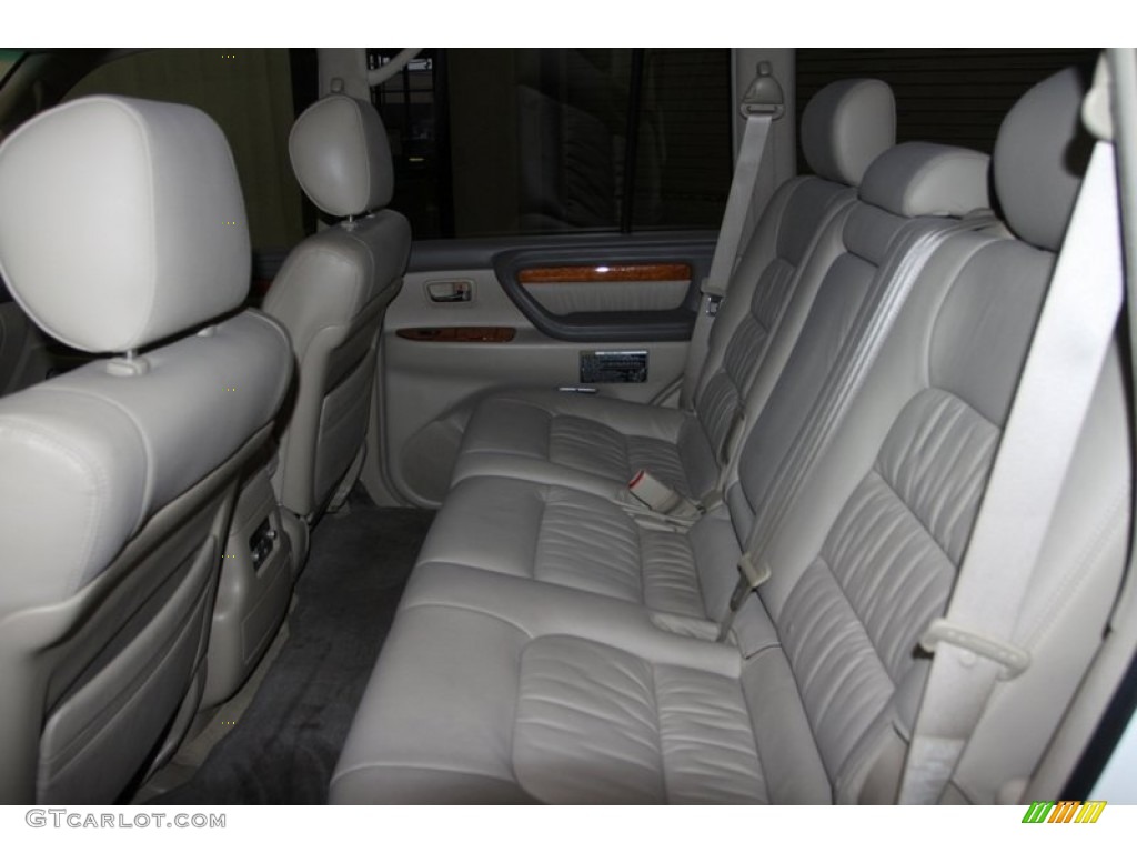 2006 LX 470 - Crystal White / Ivory photo #20