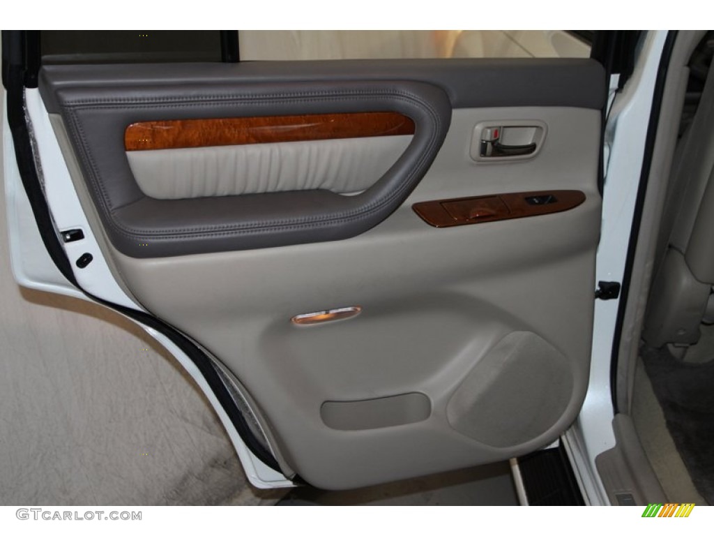 2006 LX 470 - Crystal White / Ivory photo #25