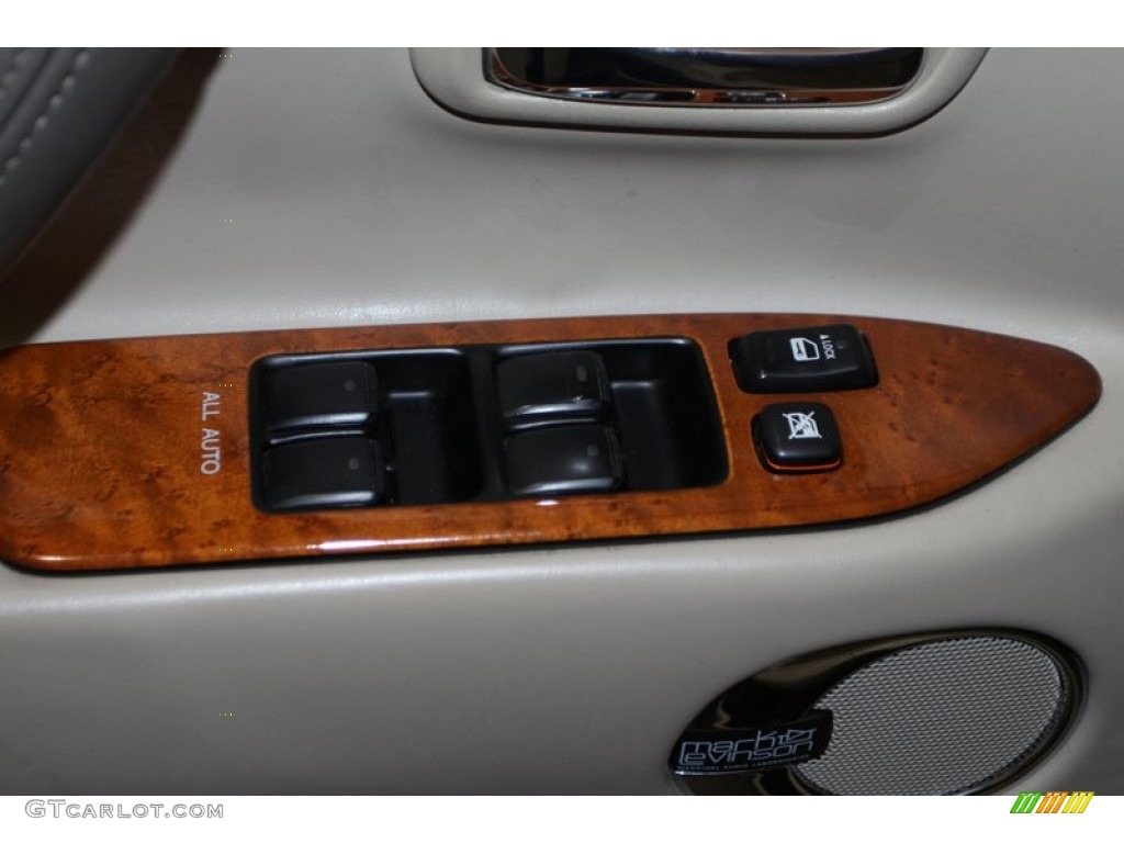 2006 LX 470 - Crystal White / Ivory photo #27