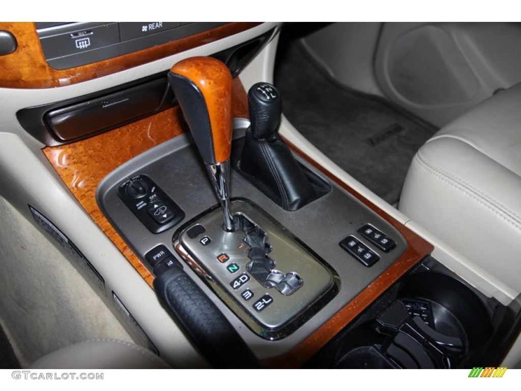 2006 LX 470 - Crystal White / Ivory photo #38