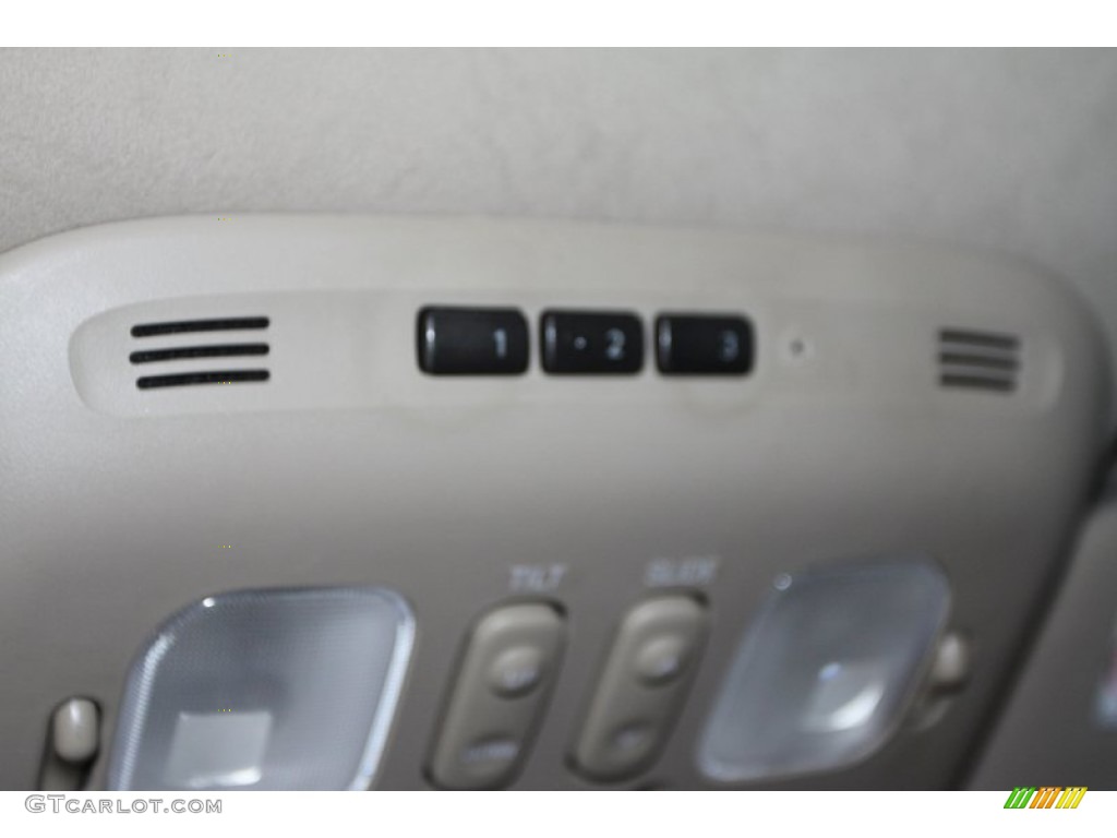 2006 LX 470 - Crystal White / Ivory photo #45
