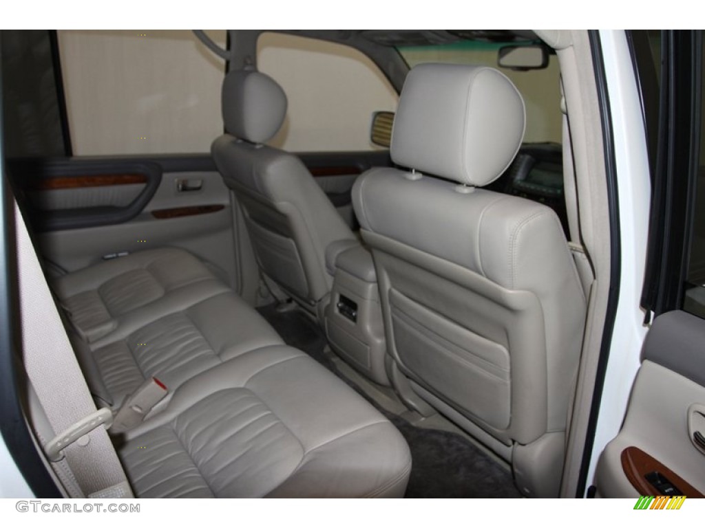 2006 LX 470 - Crystal White / Ivory photo #52