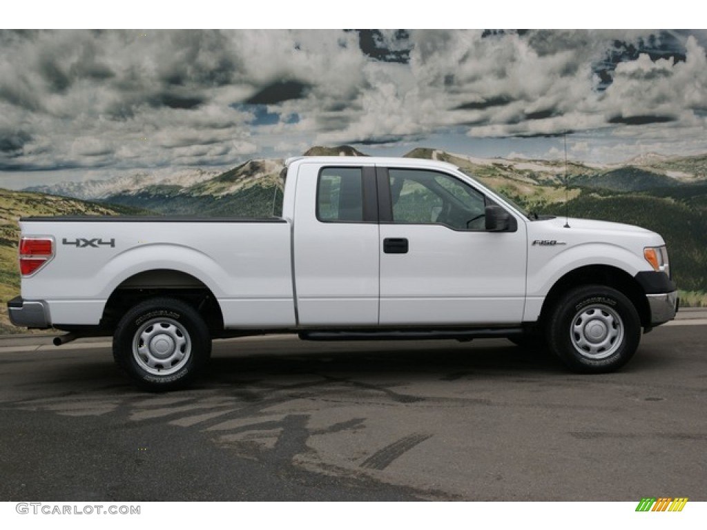 2010 F150 XL SuperCab 4x4 - Oxford White / Medium Stone photo #2