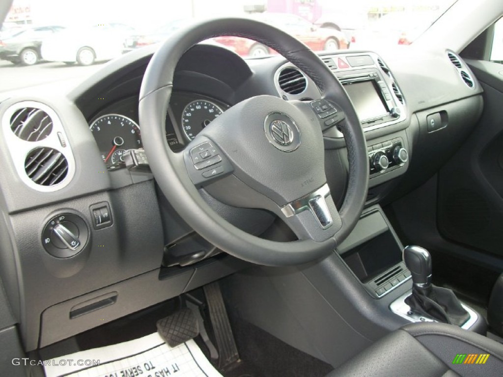 2011 Volkswagen Tiguan SE 4Motion Charcoal Steering Wheel Photo #76541885