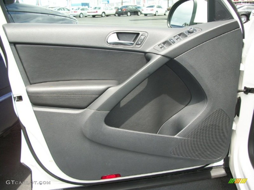 2011 Volkswagen Tiguan SE 4Motion Charcoal Door Panel Photo #76541974