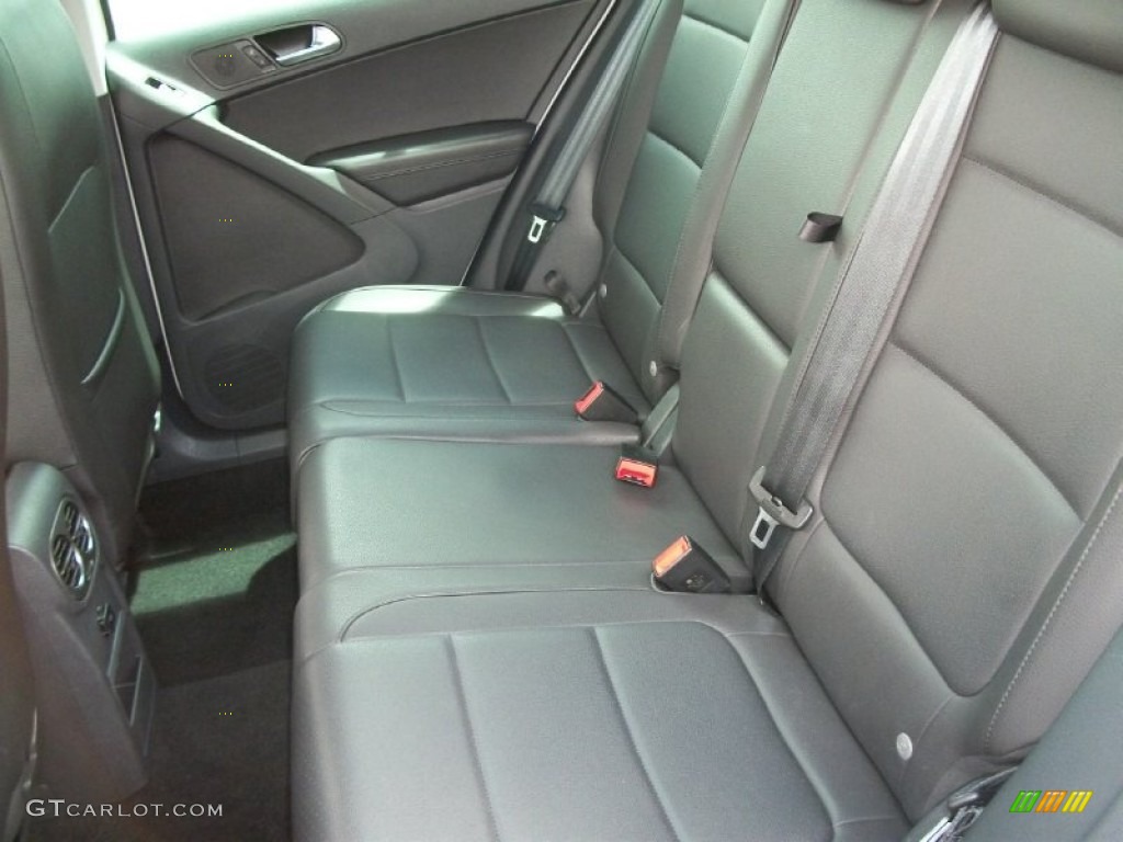 2011 Volkswagen Tiguan SE 4Motion Rear Seat Photo #76542073