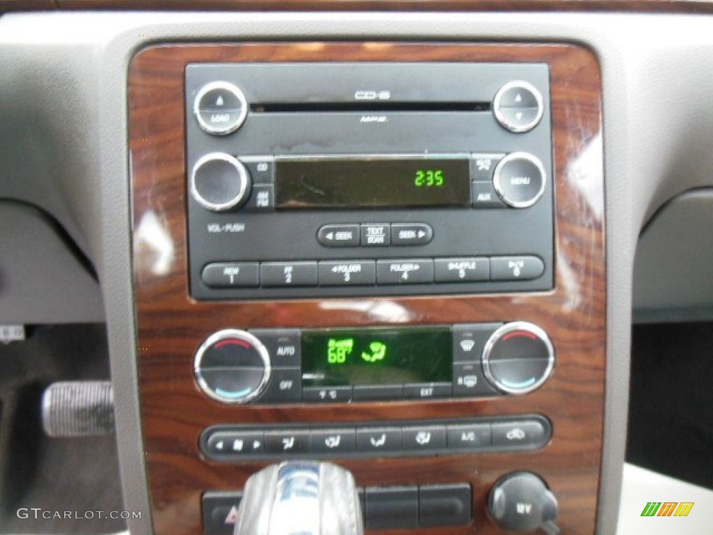 2008 Taurus SEL - Light Ice Blue Metallic / Camel photo #16