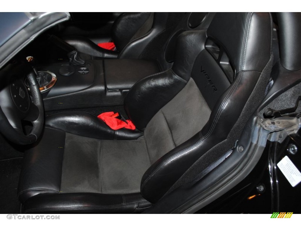 Black Interior 2004 Dodge Viper SRT-10 Photo #76546456