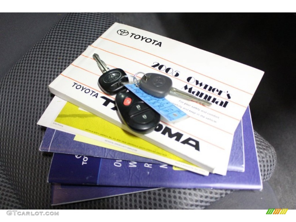 2005 Toyota Tacoma V6 TRD Double Cab 4x4 Books/Manuals Photo #76546712