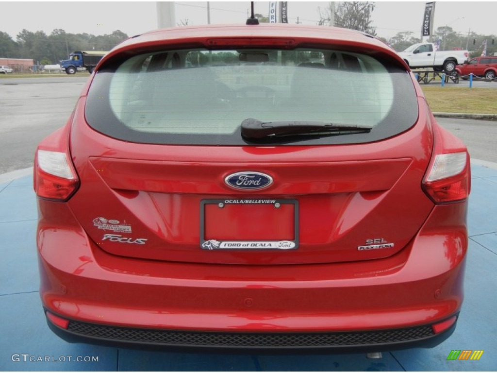 2012 Focus SEL 5-Door - Red Candy Metallic / Stone photo #4