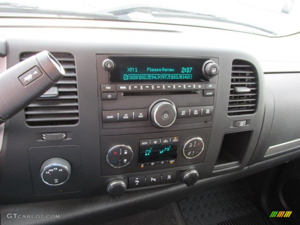 2011 GMC Sierra 1500 SLE Extended Cab 4x4 Controls Photo #76550436