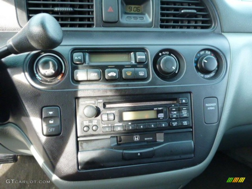2004 Honda Odyssey EX-L Controls Photo #76552166