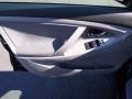 Black - Camry SE Photo No. 18