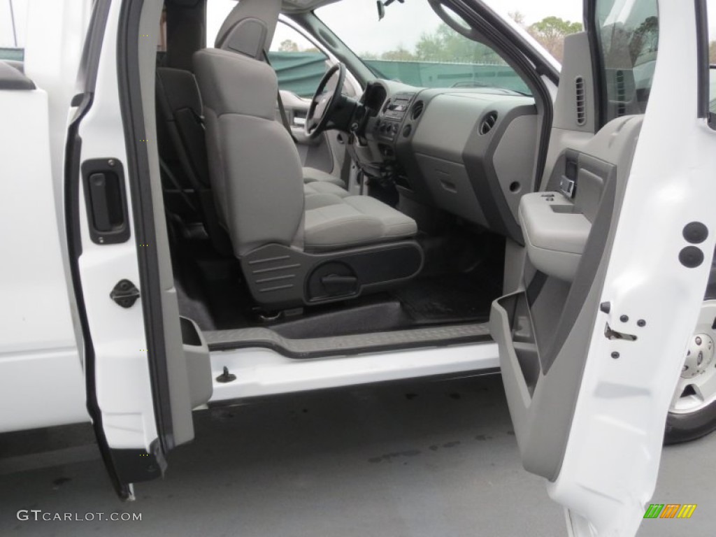 2006 F150 XLT Regular Cab - Oxford White / Medium/Dark Flint photo #19