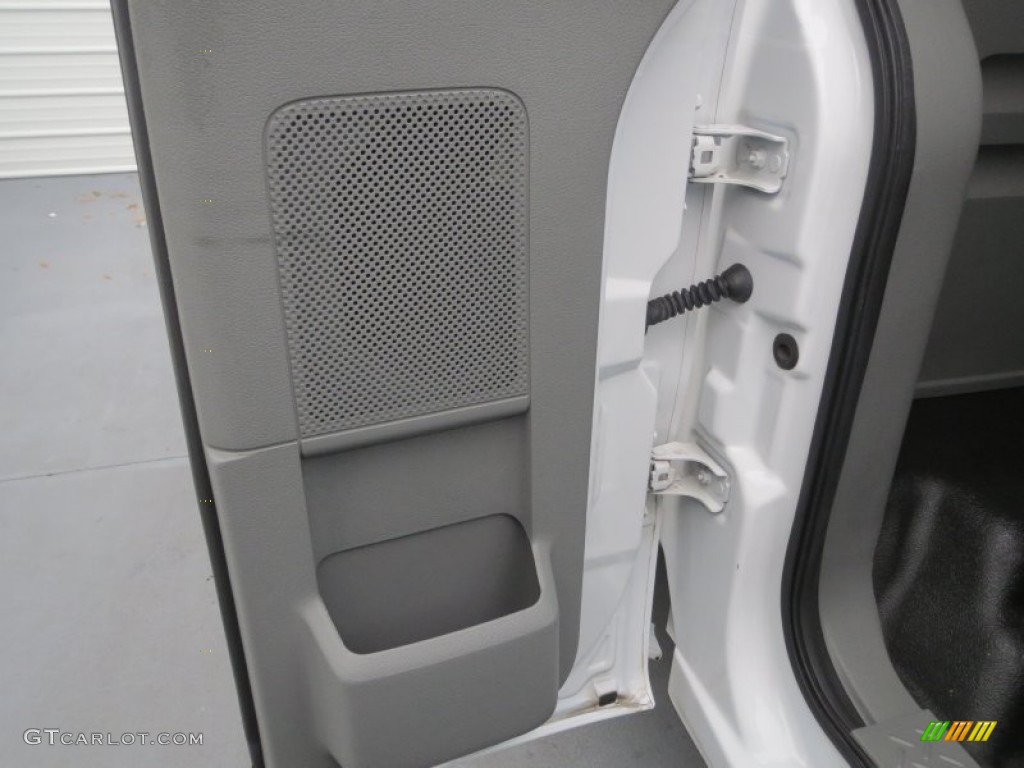 2006 F150 XLT Regular Cab - Oxford White / Medium/Dark Flint photo #23