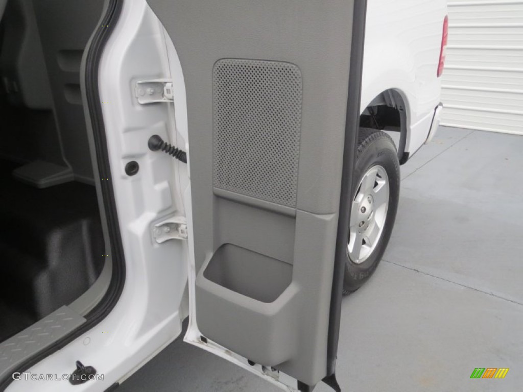 2006 F150 XLT Regular Cab - Oxford White / Medium/Dark Flint photo #27