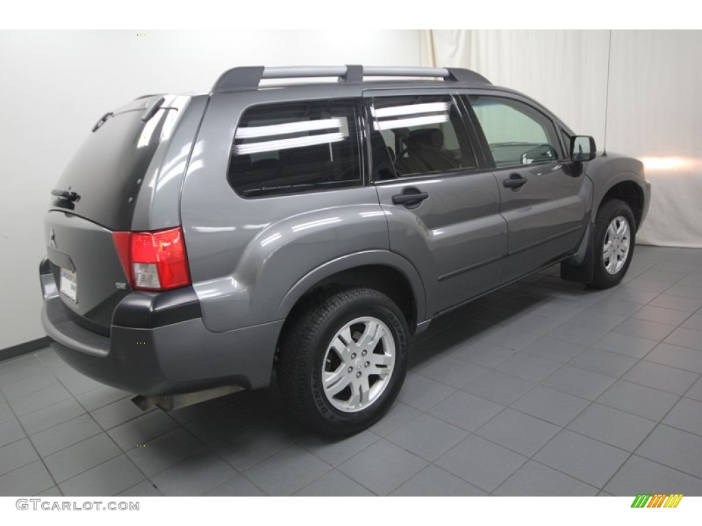 2004 Endeavor LS - Titanium Gray Pearl / Charcoal Gray photo #11