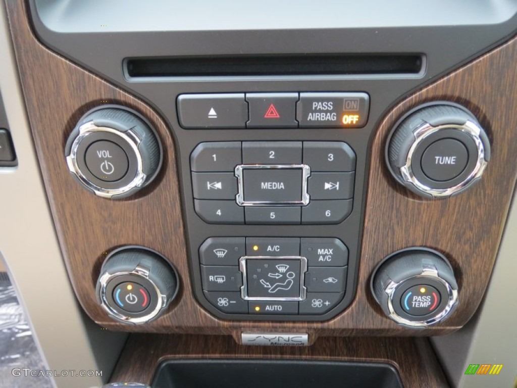 2013 Ford F150 XLT SuperCrew Controls Photo #76562015