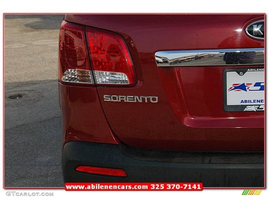 2011 Sorento LX V6 - Spicy Red / Beige photo #5