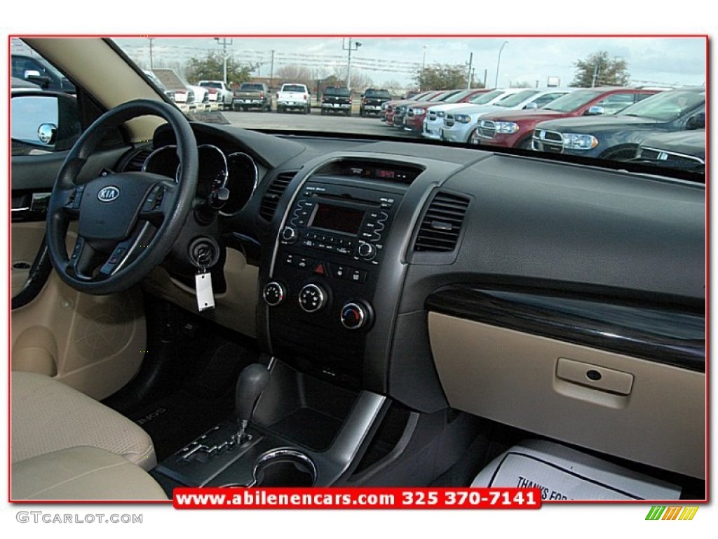 2011 Sorento LX V6 - Spicy Red / Beige photo #29