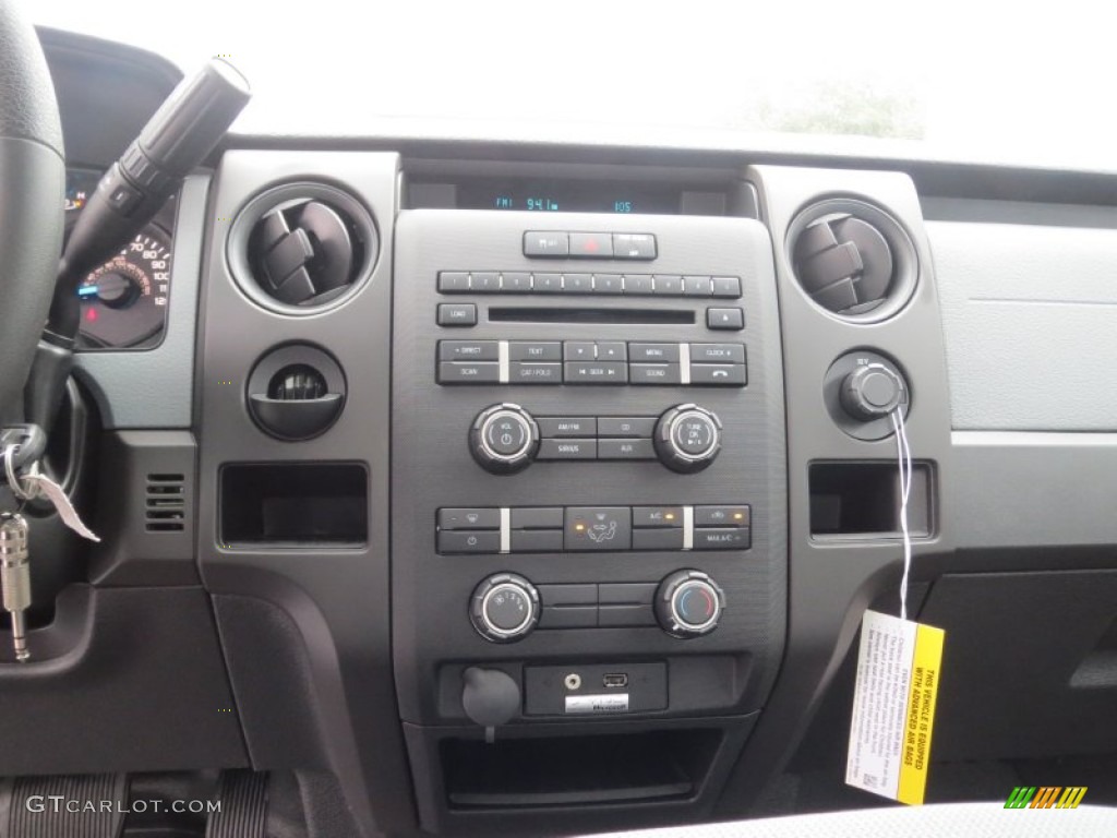 2013 Ford F150 XL Regular Cab Controls Photo #76562378