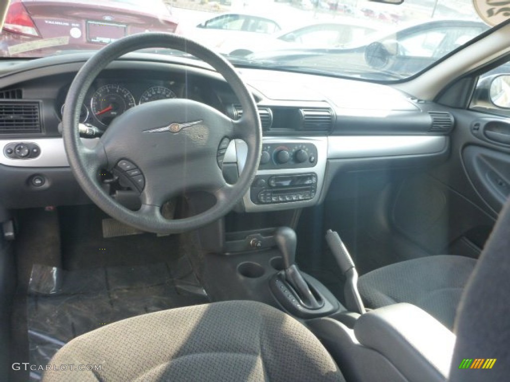 2006 Sebring Touring Sedan - Linen Gold Metallic Pearl / Dark Slate Gray photo #8